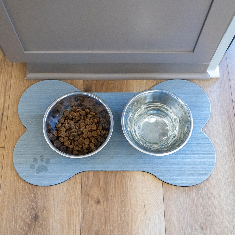 Image 2: SeaDek Dog Bowl Mat - Storm Grey/Black - Medium - 12.5" x 24"